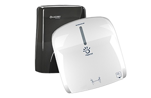 Ein weißer und ein schwarzer Spender mit einem Logo.